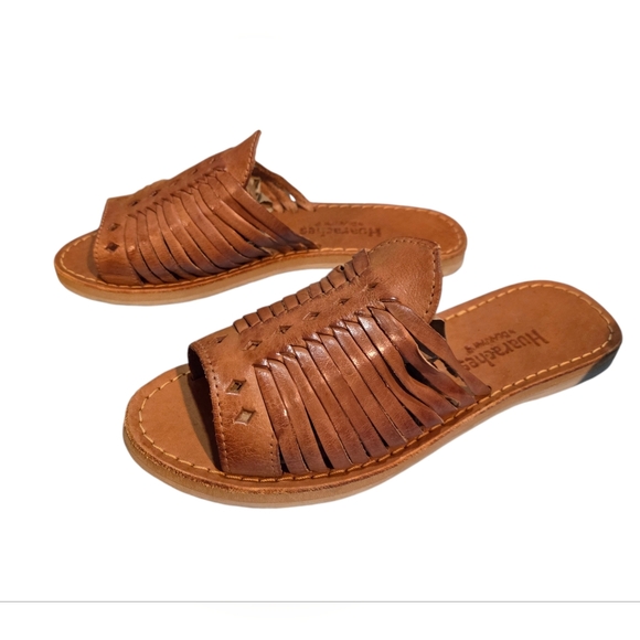 Bearpaw - Women's Rosa Sandals Slip-on Peep-toe Style Woven Leather - Picture 3 of 7